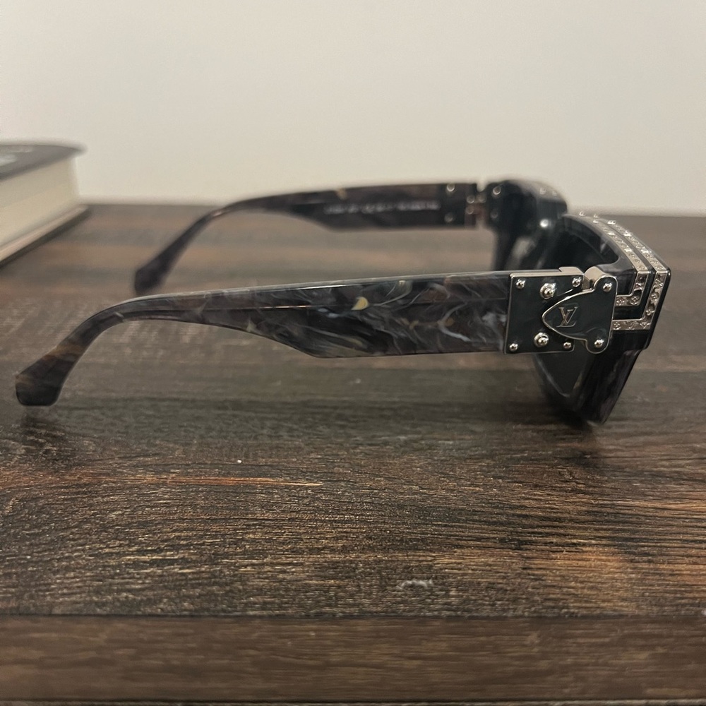 1.1 Millionaire Loui Vuitton Sunglasses - Picture 5 of 5